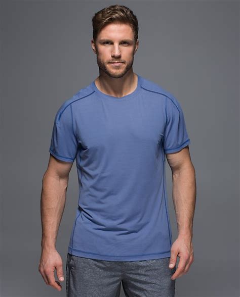 lululemon compression shirt men.